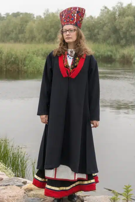 Kihelkonna naise rahvariided, 19. saj I pool