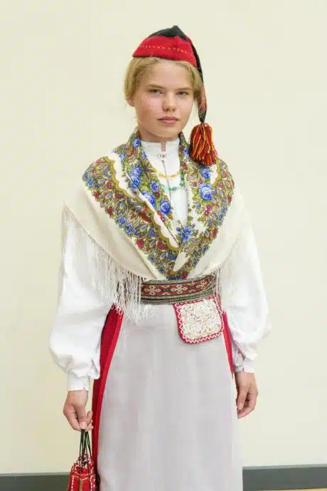 Kärla neiu rahvariides, 19. saj