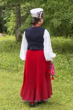 Kärla naise rahvariided, 19. sajand