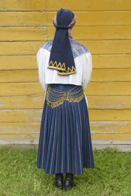 Käina-Emmaste neiu paastuaja rõivad, 19 saj II pool