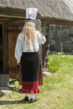 Muhu pruudi rahvarõivad, 19. saj