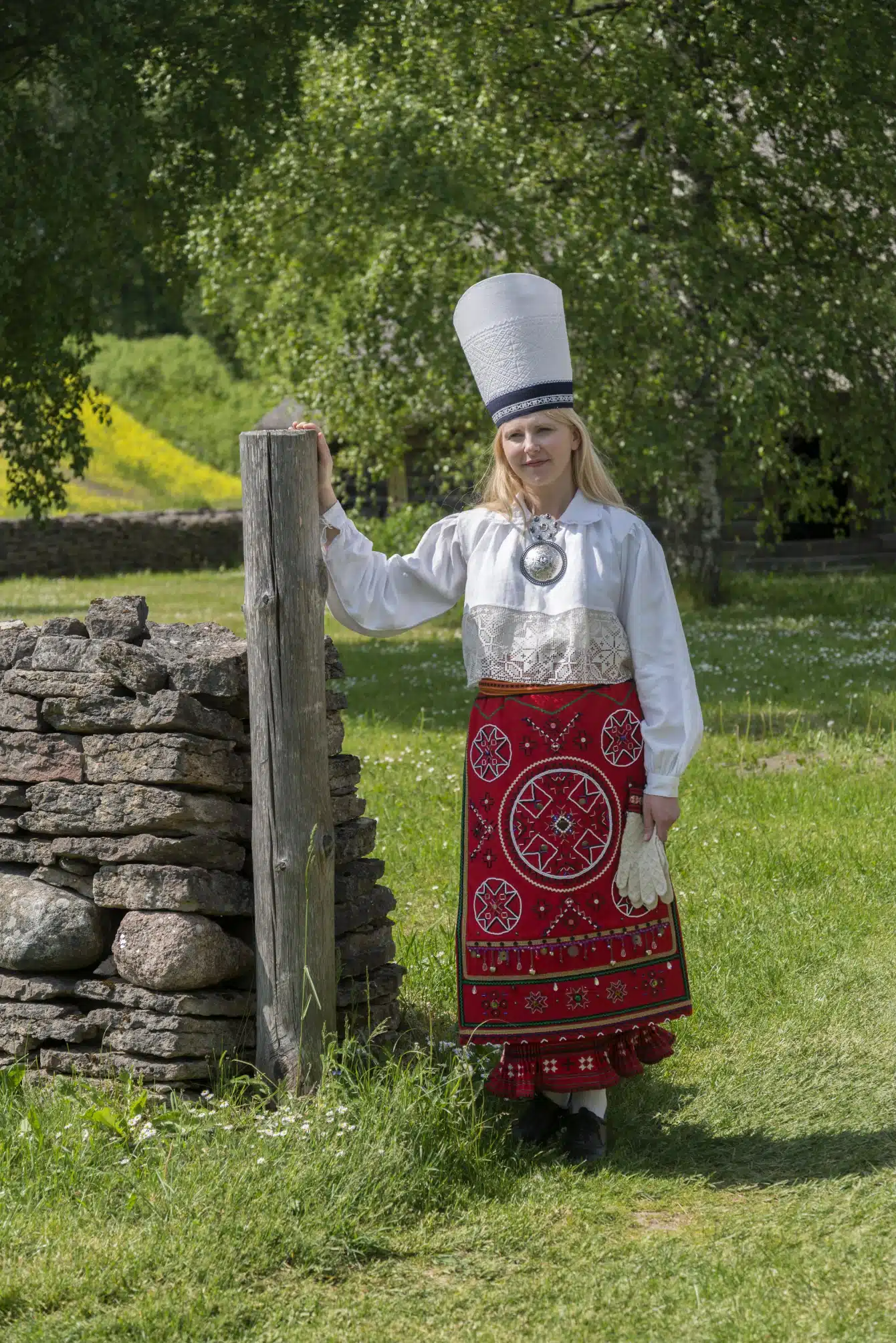 Muhu pruudi rahvarõivad, 19. saj
