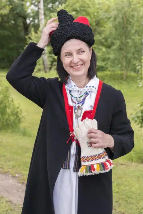 Püha naise rahvariided, 19. saj